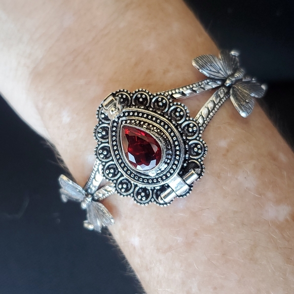 New Garnet 925 Silver Butterflies Poison Cuff Bracelet. - Picture 11 of 14